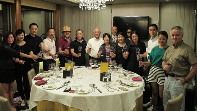 【紅酒專題】专家蒙瓶盲品